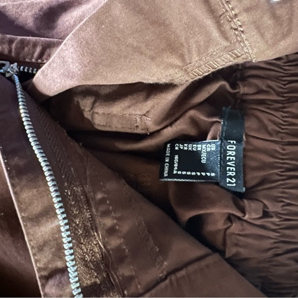F21 Twill Straight-Leg Cargo Pants Chocolate Brown Size Small - Picture 8 of 10